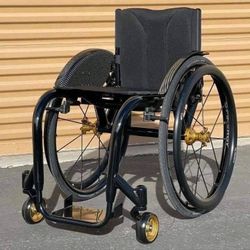 Manual wheelchair