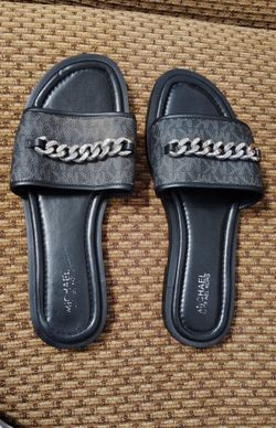 Michael Kors slip on sandal Size 6M PVC upper Rubber outsole