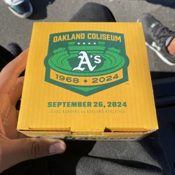 (CAN NEGOTIATE)Athletics Stadium (last Game Giveaway)