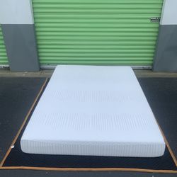 Queen Size Mattress ( SNUG )