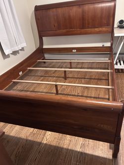 Ethan Allen Maison Chloe Queen Sleigh Bed – Solid Cherry, Made in USA.