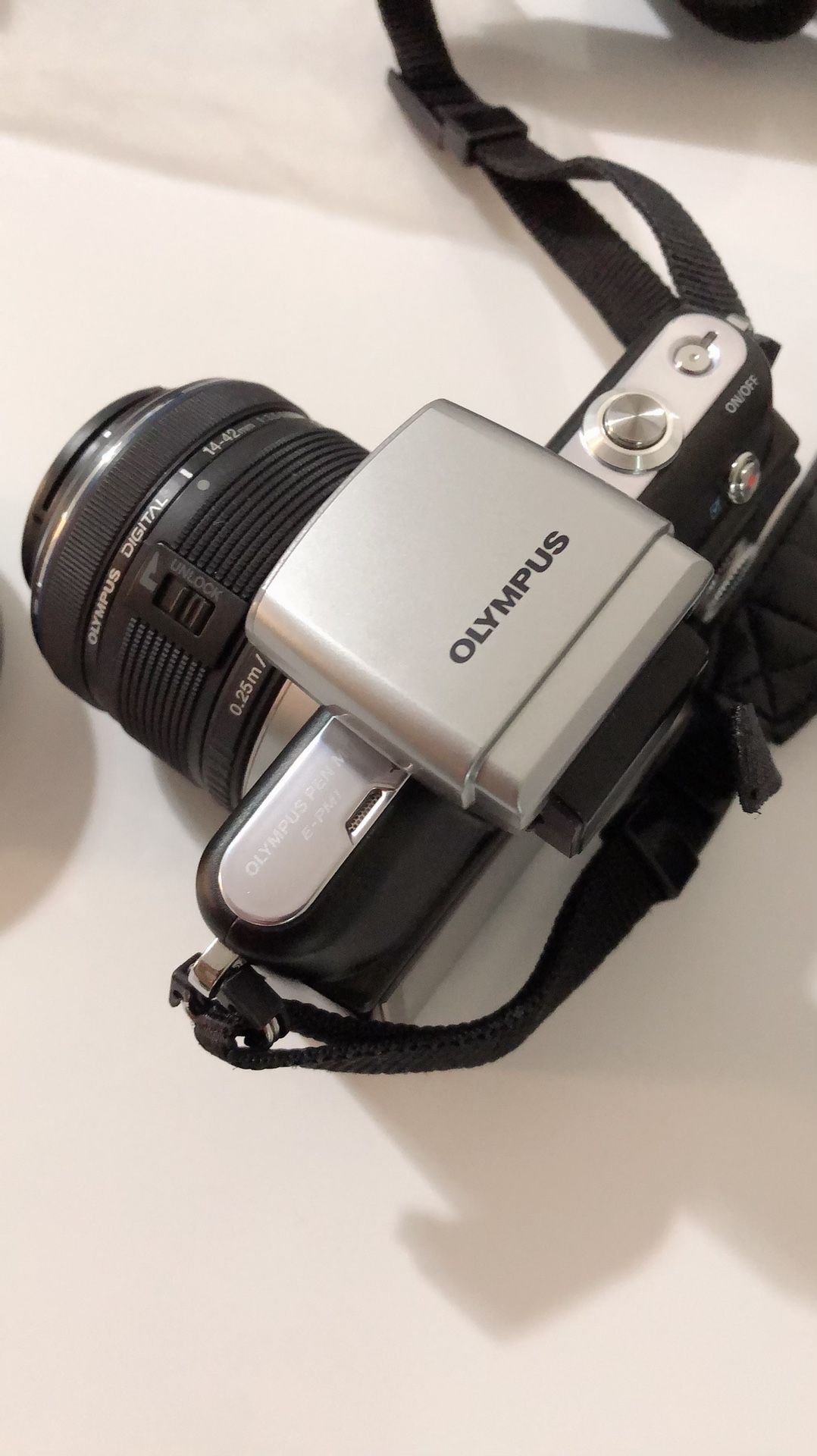 Olympus E-PM1- Pick Up Only