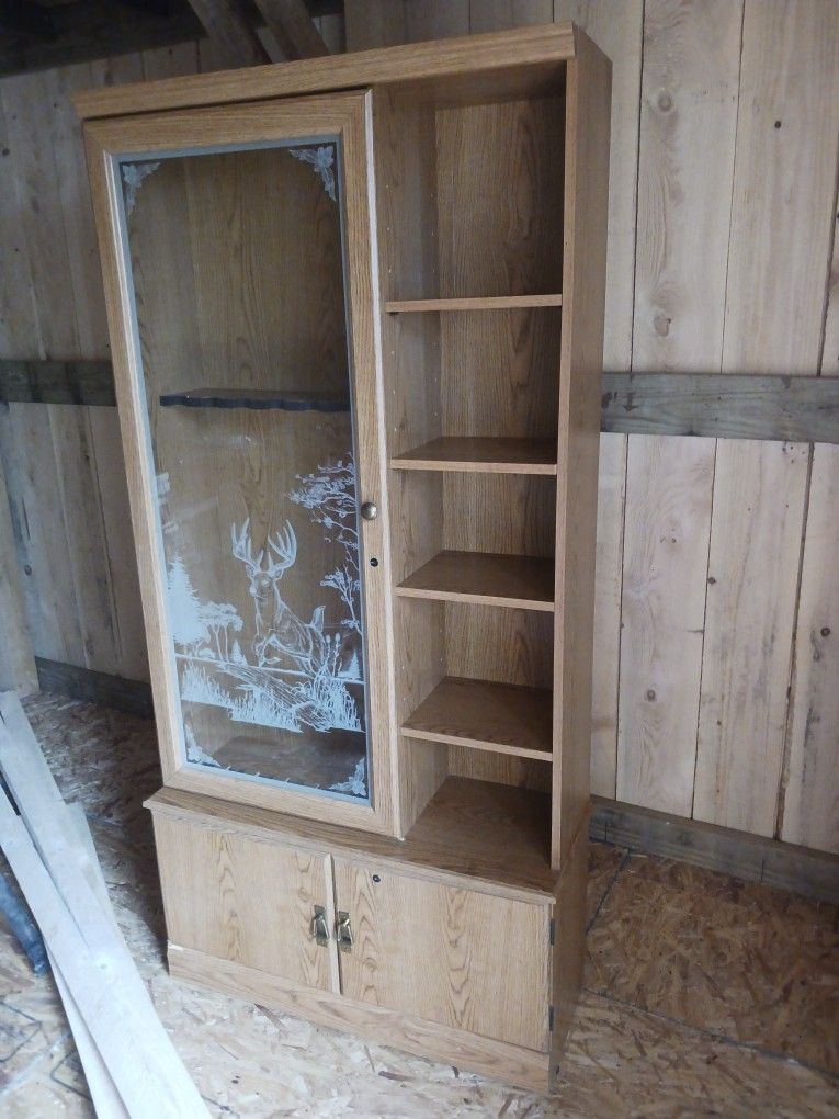 Oak Veener Gun Cabinet