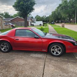 1986 Chevy Cámaro Iroc 5.0 Multi Ingection