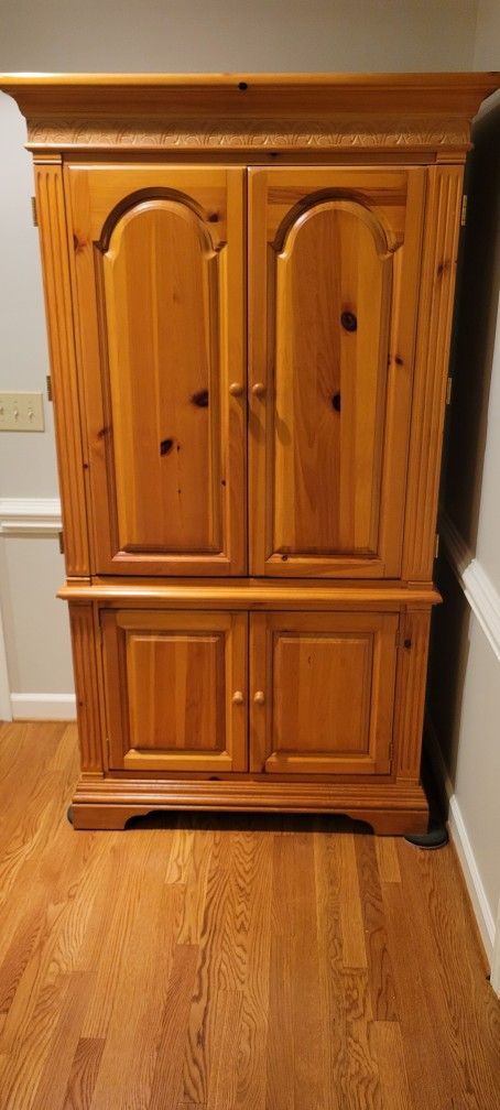 Hooker Entertainment Armoire