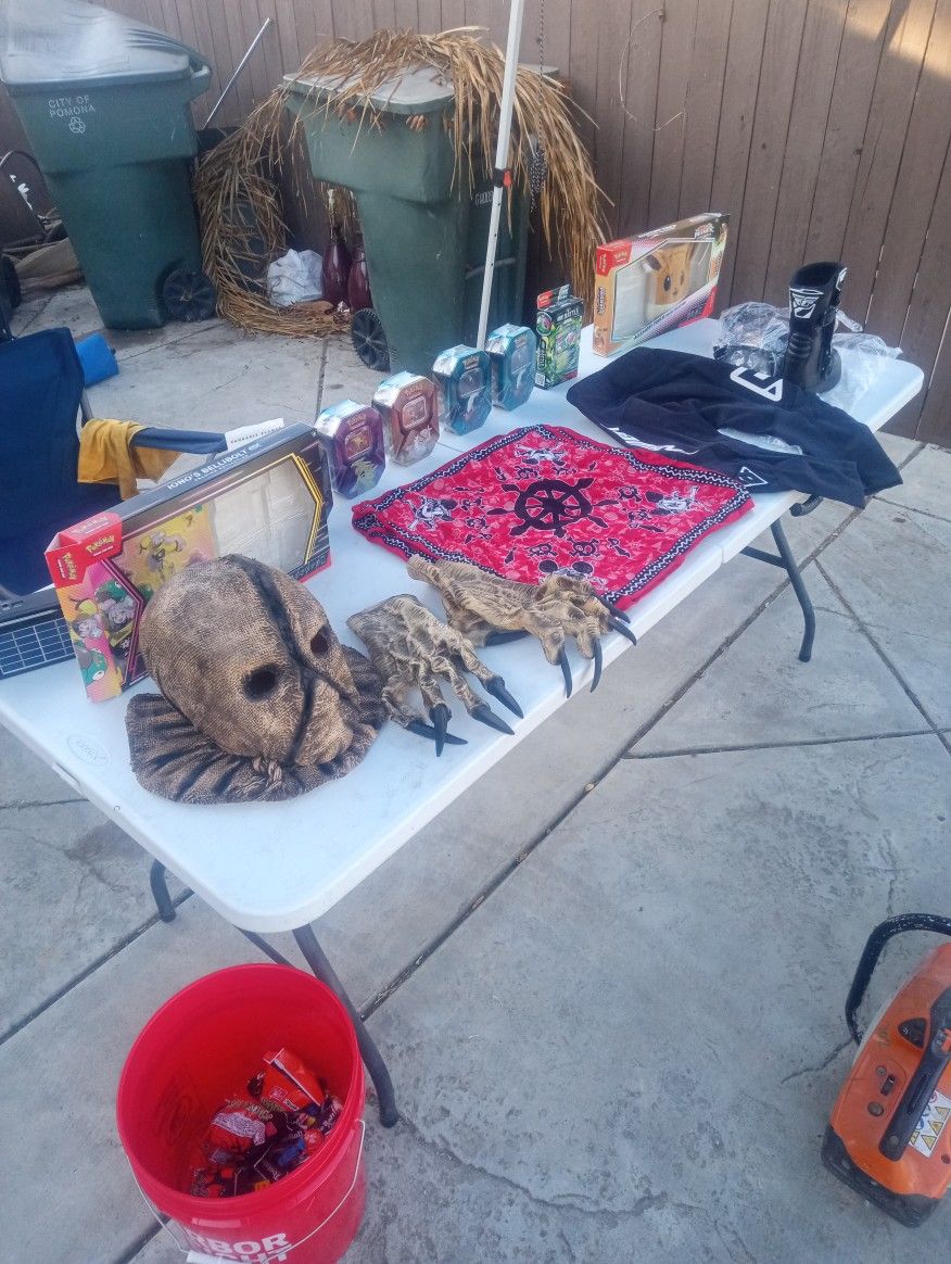 Yard Sale Pomona Today !!!!!!11/01