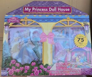 Disney Princess Magnetic Dress Up Set.
