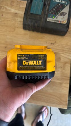 DeWalt DC9310 Fast Charger 7.2V–18V
