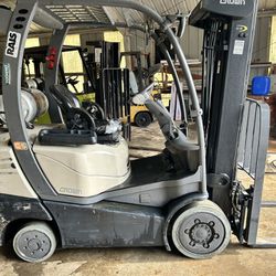 2018 Crown Forklift 5000 Pound Capacity
