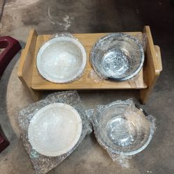 Pet Or Dog Feeding Tray With 2 Sets Of Bowls