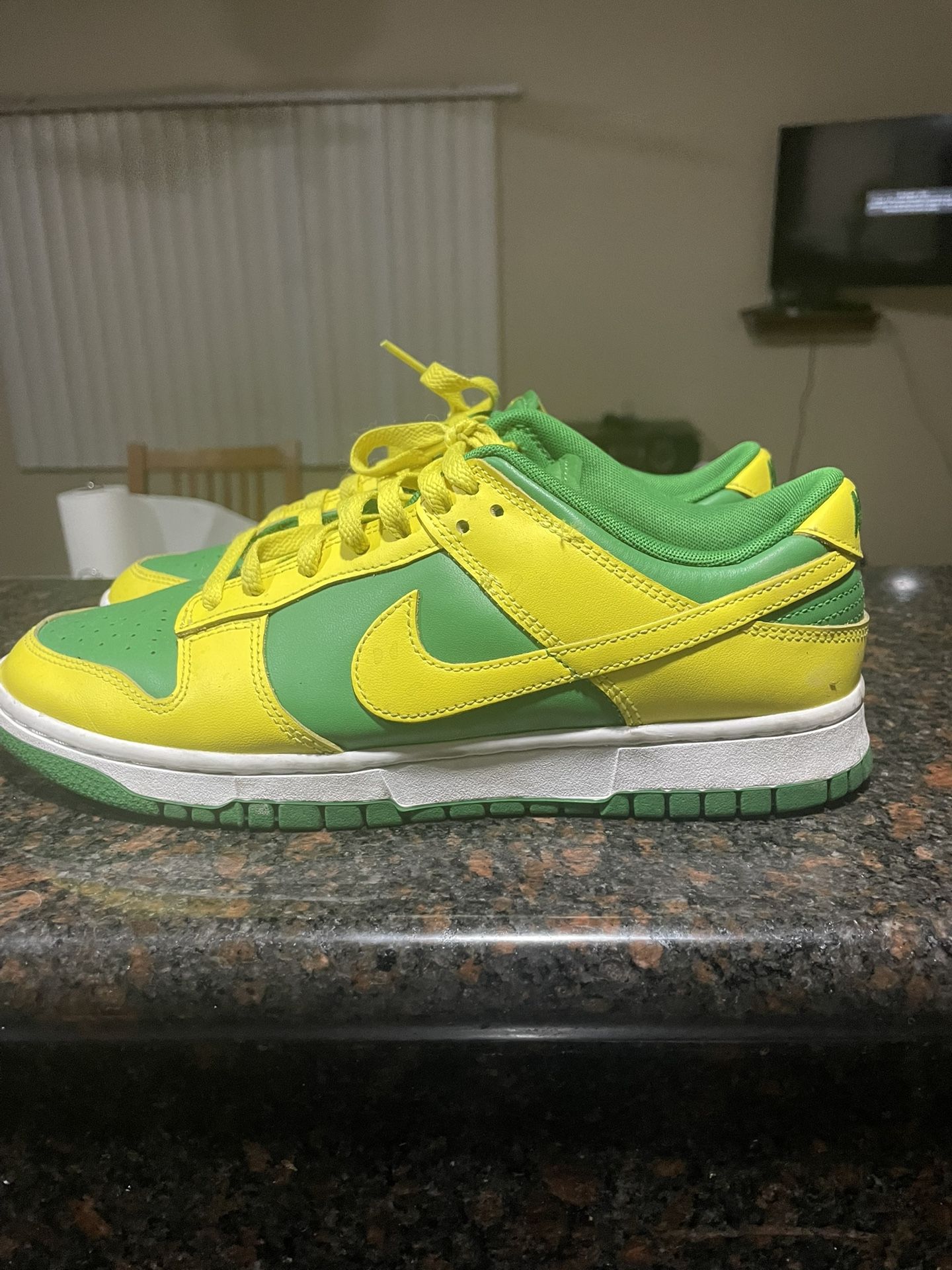 BRAZIL DUNKS* SIZE 9.5