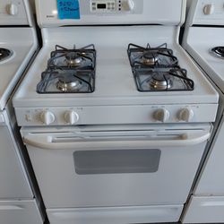 Gas or electric range // estufas de gas o electricas