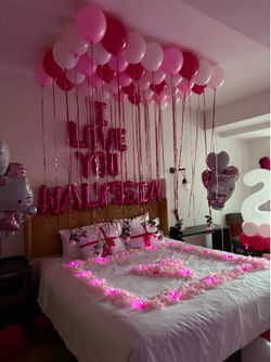 Hotel room/airbnb romantic setup