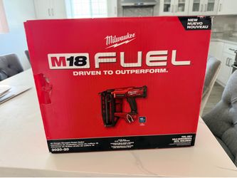 NEW- Milwaukee M18 FUEL 16 Gauge Finish Nailer (3020-20)