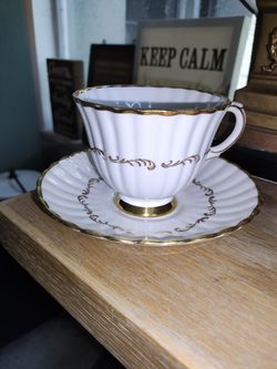 Royal Stafford Tea Cup Set, In Perfect Condition, PICK UP IN EAST ORLANDO!!👁️👁️👁️