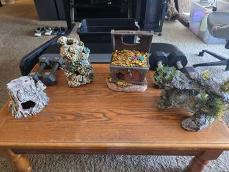 4 Medium-Large Fish Hide Decorations