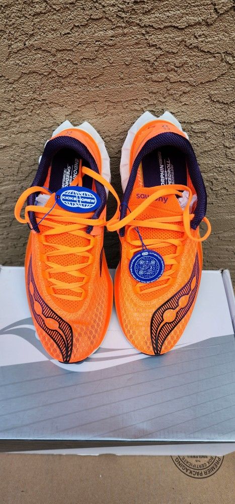 NEW Saucony Endorphin Pro 4 - Men's Size 7 (Women's 9)
