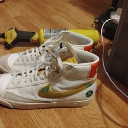 Nike Blazer '77 Vintage Mid sneaker in size 12 for men