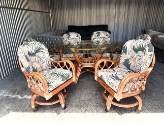 Stunning Upscale Tropical Tommy Bahama Indoor/Outdoor Beveled Glass 6 Seat Dining Set