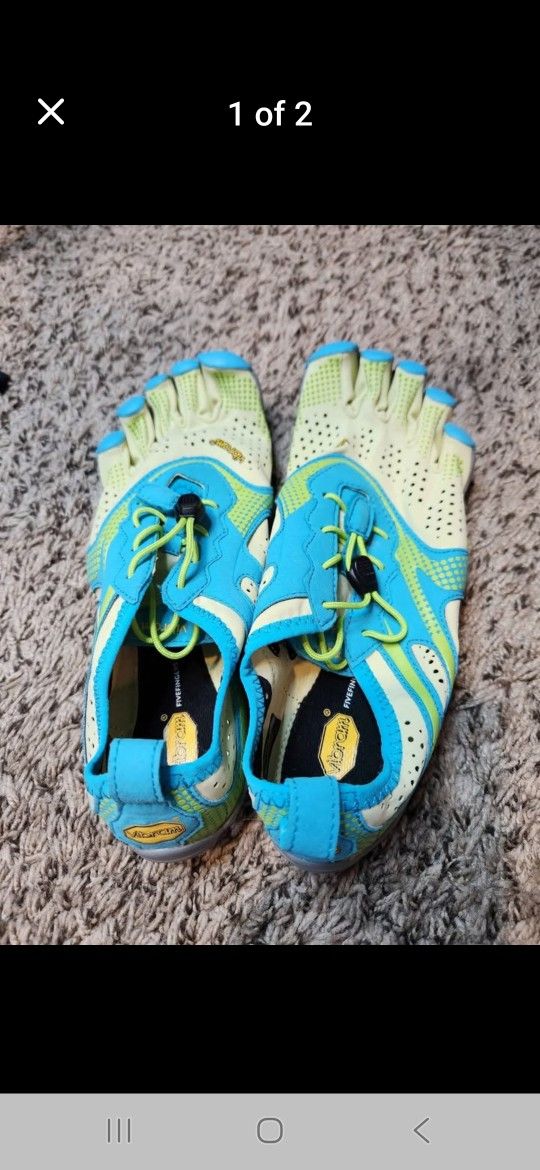 Vibram 5 Finger Shoes (Women's UK 39/US 8)