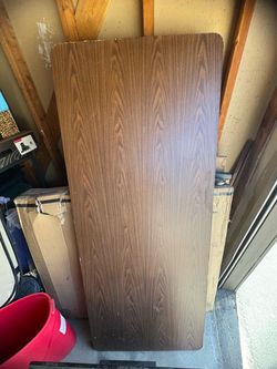 Heavy duty folding table
