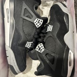 Black Canvas 4’s