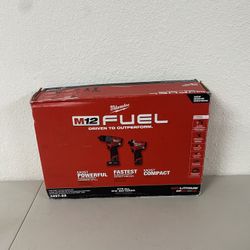 Milwaukee M12 FUEL 12-Volt Lithium-Ion Brushless Cordless Hammer Drill and Impact Driver Combo Kit w/2 Batteries and Bag (2-Tool)