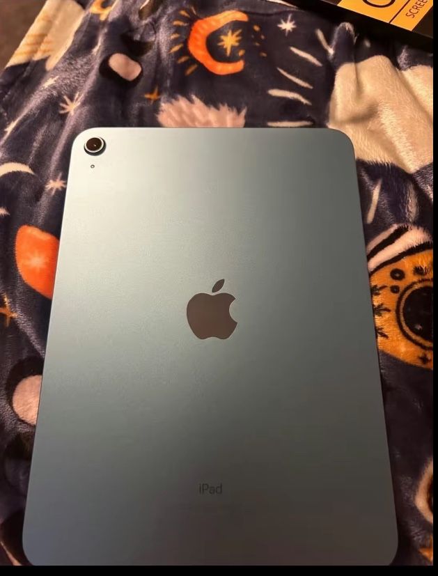 Apple iPad 10 Generation, Pink , 10.9 ( POLICY I TAKE CASHAPP ONLY FOR PAYMENT ) I SHIP MYSELF THRU FEDEX ) IPad Comes With Charger )