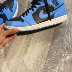 Jordan 1 Mid University Blue