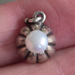 Vtg.Pandora Sterling Silver  Genuine Pearl Pendant