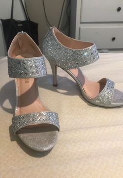 Womens size 8 high heel shoes