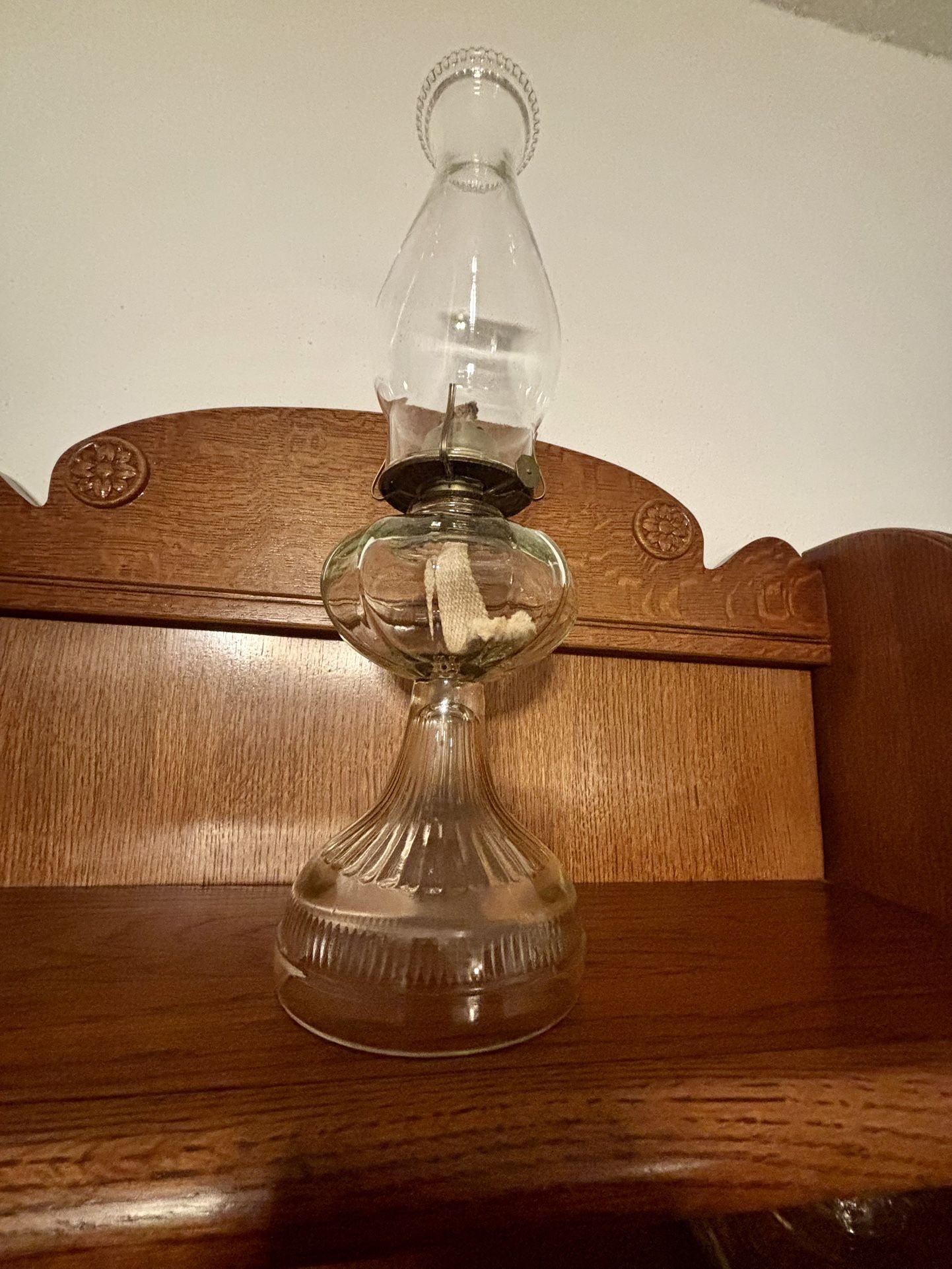 Vintage Glass Oil Lamp – Beautiful Condition