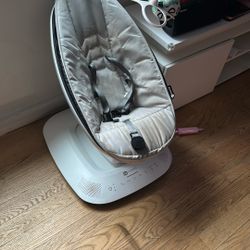 4 Mom Swing 