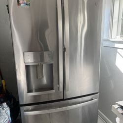Refrigerator 