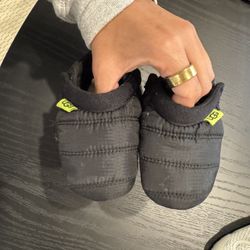 Ugg Baby 2/3 Size 