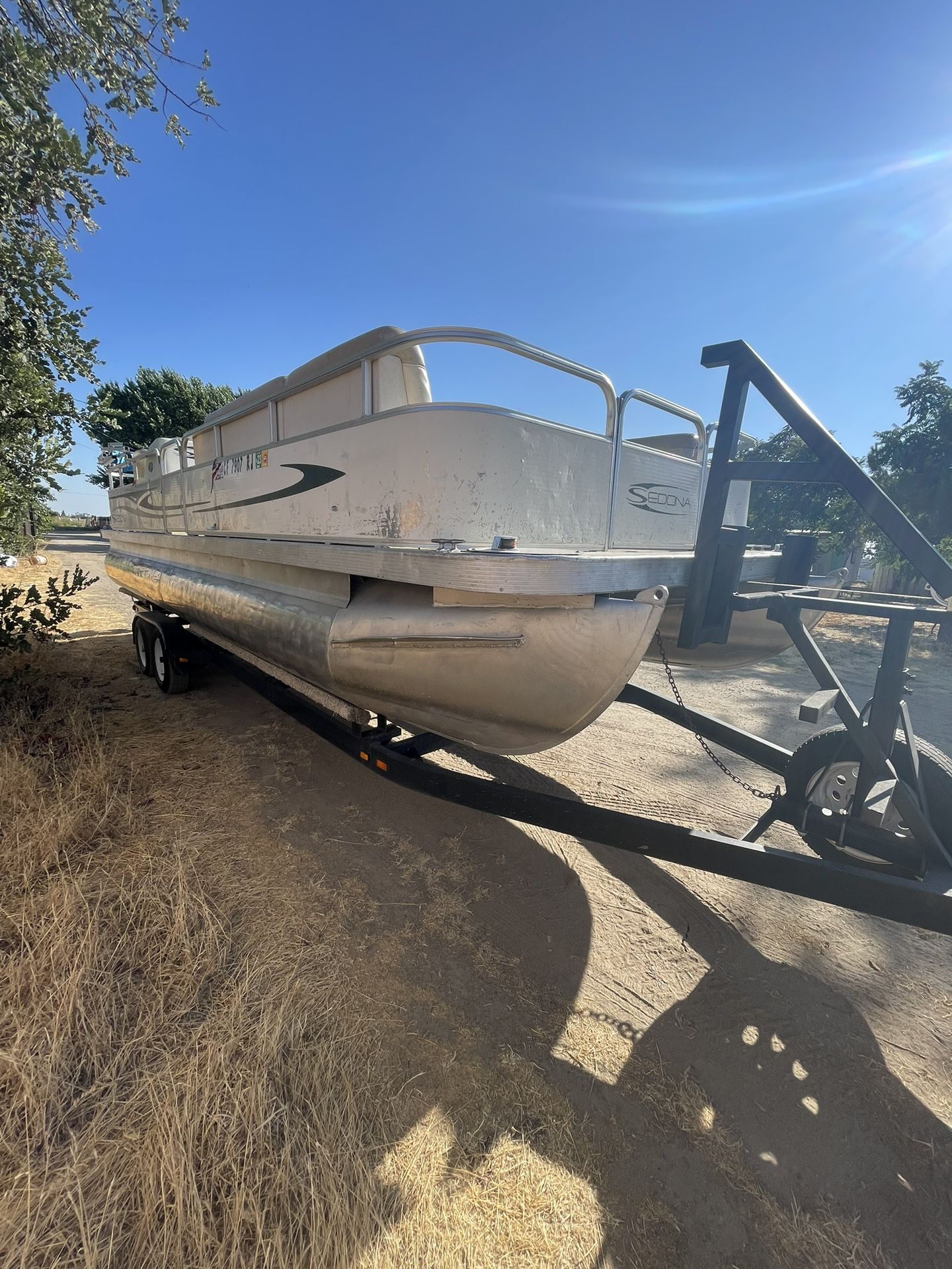 2008 PONTOON BOAT 24 FT