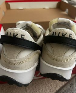 Women’s Nike waffle debut