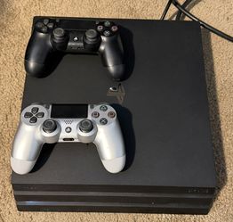 PS4 PRO 1TB + 2 CONTROLLERS & CABLES