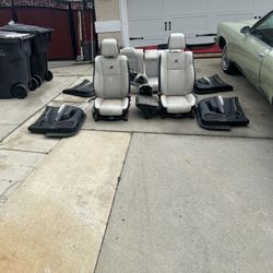 Chrysler 300 S, White, leather interior door panels, front seat, rear seat