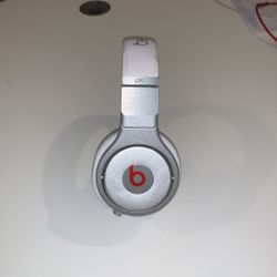 Beats Pro Over Ear Headphones: