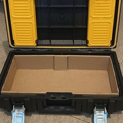 DEWALT TOOL BOX 