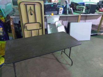 READ DETAILS 2 CAFETERIA STYLE TABLES 5FT