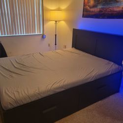 Bed/Dresser/Nightstands