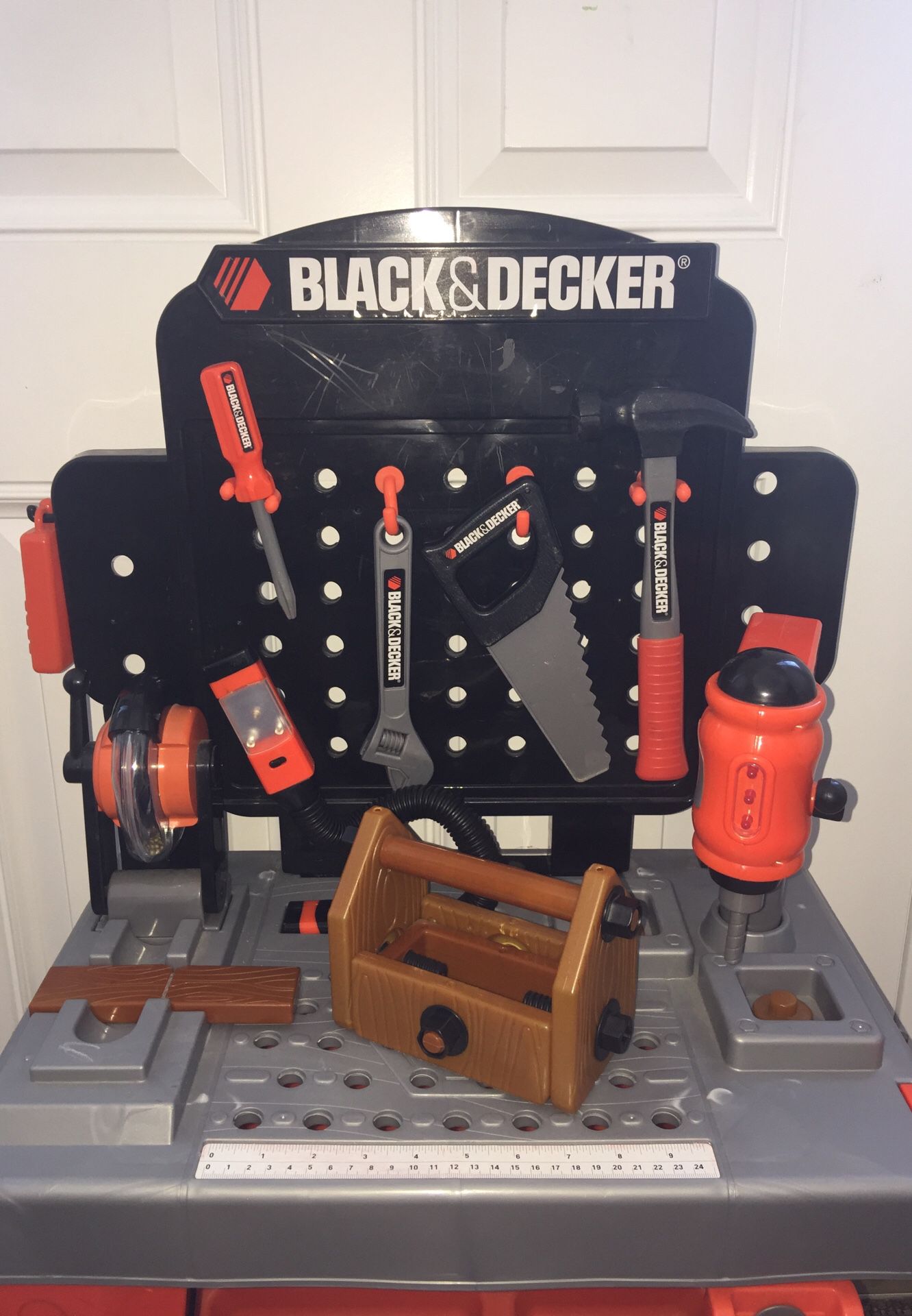 Black & Decker Kids Tool Bench and Tools for Sale in Estero, FL - OfferUp