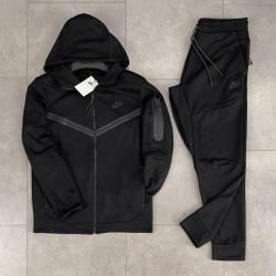 Black Nike Tech Fleece With Pants 