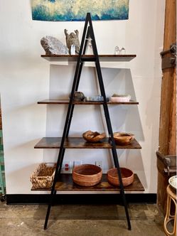 4 Tier Triangle Shelf