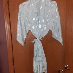 Womens size Medium,  Noblesse Seafoam Green Robe