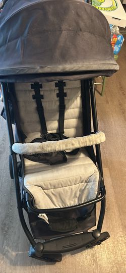 Stroller light weight excellent condition very clean