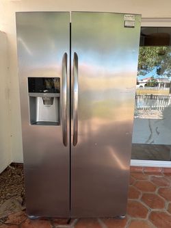 Frigidaire Gallery Side-by-Side Stainless Steel Refrigerator