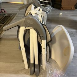 Graco Slim Snacker Highchair with One-Hand Fold, Adjustable Recline,